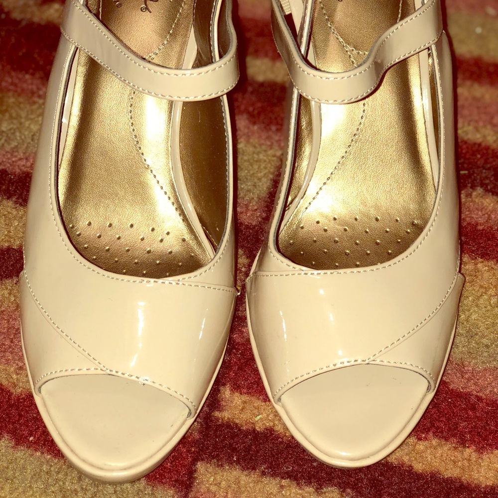 Lifestride slingback pumps